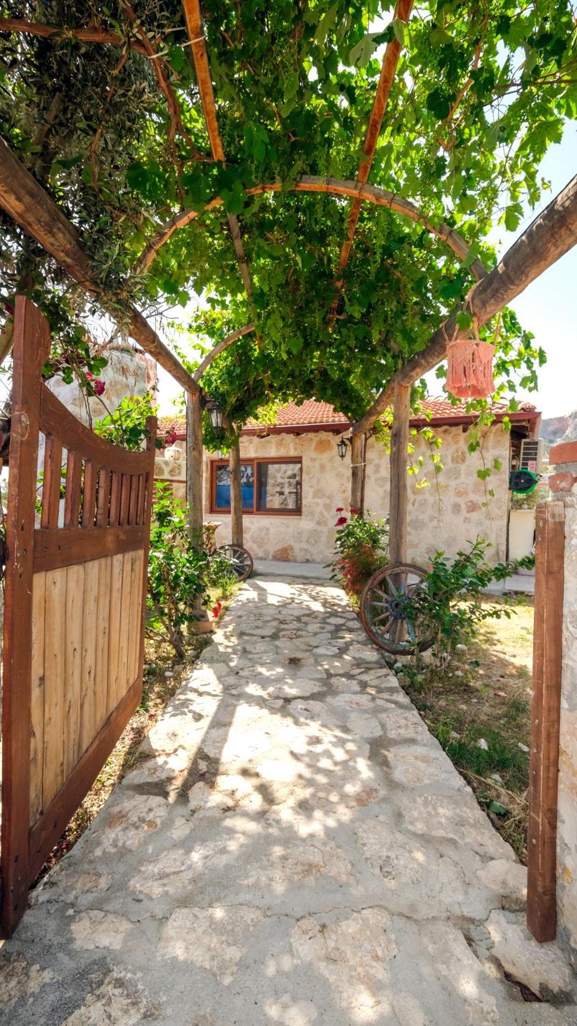 Villa Likya House - Deniz Ve Doga Manzarali, Havuzlu Patara Esterno foto
